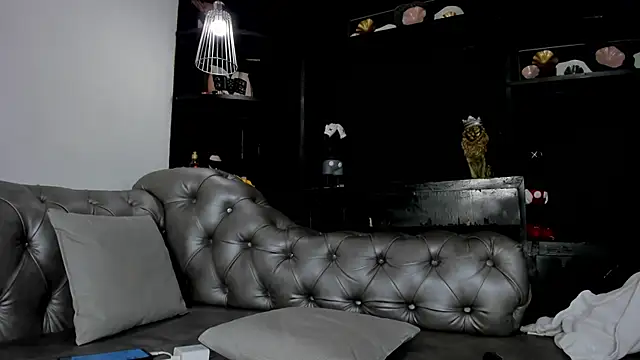 Snapshot of HeellBoy_ chatting on November 23, 2:22 am HeellBoy online show from November 23, 2:22 am