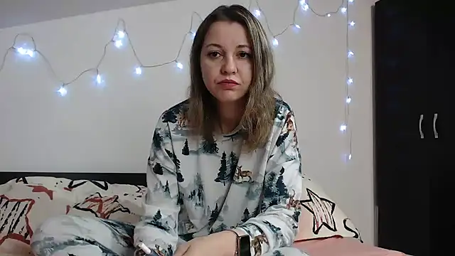 Snapshot of SweetMaddy888 chatting on January 6, 4:04 am SweetMaddy888 online show from January 6, 4:04 am