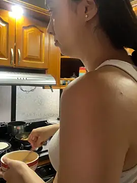 Snapshot of karla_nill chatting on November 10, 4:50 pm karla nill online show from November 10, 4:50 pm