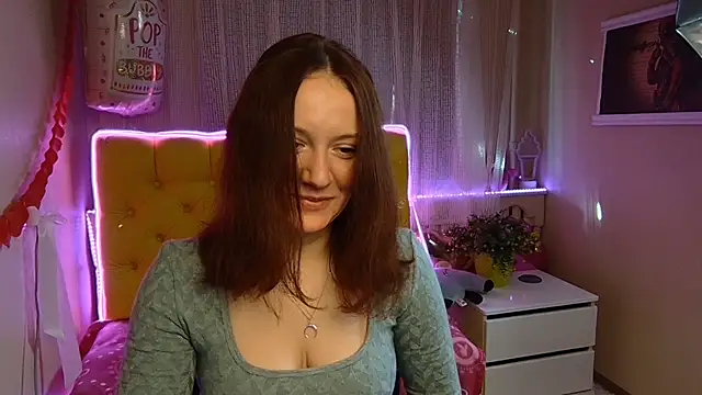 Snapshot of BarbaraStily chatting on February 17, 8:09 am BarbaraStily online show from February 17, 8:09 am