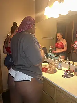 Snapshot of JusticeXXX68 chatting on December 28, 9:52 am JusticeXXX68 online show from December 28, 9:52 am