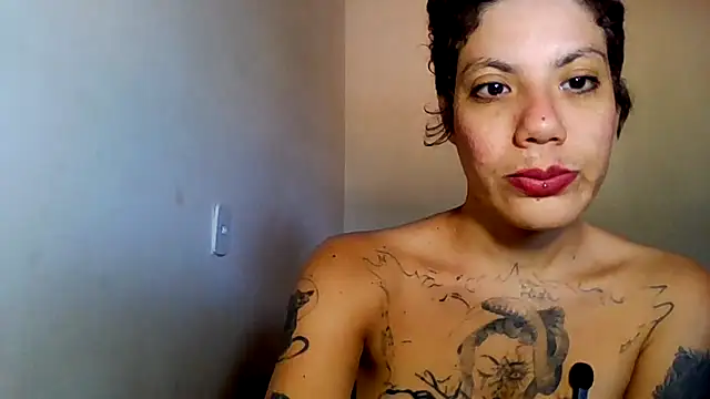 Snapshot of Submersidollx chatting on May 25, 12:33 pm Submersidollx online show from May 25, 12:33 pm