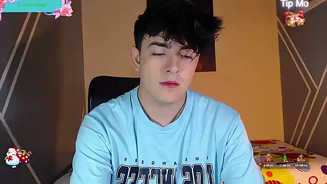Snapshot of nolan_twink1 chatting on December 12, 5:37 pm nolan twink1 online show from December 12, 5:37 pm