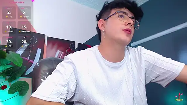 Snapshot of nolan_twink1 chatting on February 5, 8:46 pm nolan twink1 online show from February 5, 8:46 pm