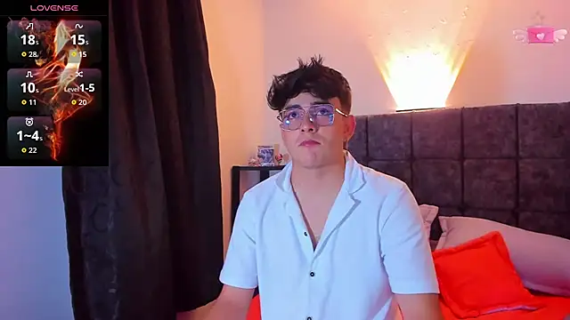 Snapshot of nolan_twink1 chatting on October 6, 11:35 pm nolan twink1 online show from October 6, 11:35 pm