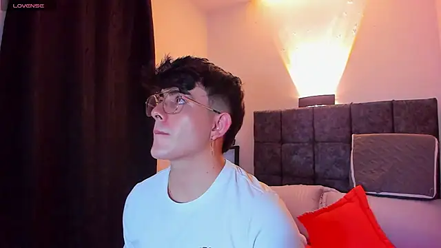 Snapshot of nolan_twink1 chatting on October 8, 2:31 am nolan twink1 online show from October 8, 2:31 am