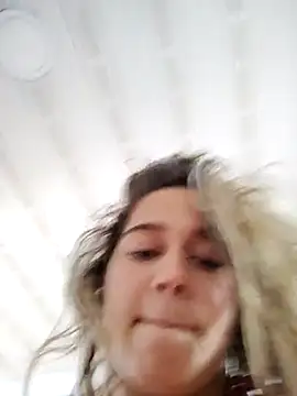 LaurenWelly  online show from February 16, 8:33 pm