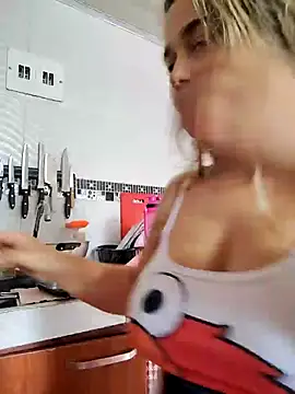 LaurenWelly  online show from February 17, 8:15 pm