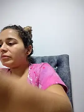 LaurenWelly  online show from February 18, 2:27 am