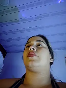 LaurenWelly  online show from March 2, 12:13 am