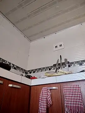 LaurenWelly  online show from April 12, 8:36 pm