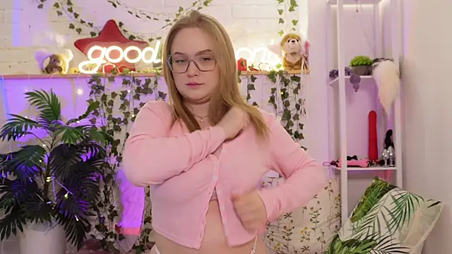 MonicaAsis online show from February 12, 6:14 pm