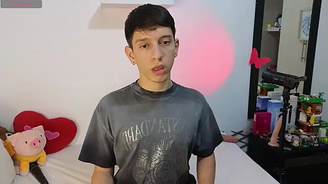 milky  boy  online show from April 7, 11:37 pm