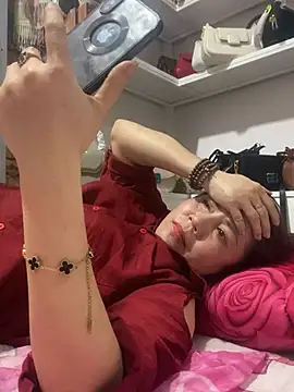 Snapshot of Cesywet chatting on February 14, 6:23 am Cesywet online show from February 14, 6:23 am