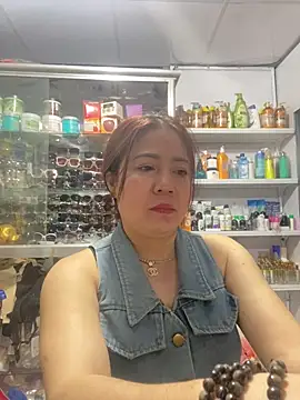 Snapshot of Cesywet chatting on February 27, 2:32 am Cesywet online show from February 27, 2:32 am