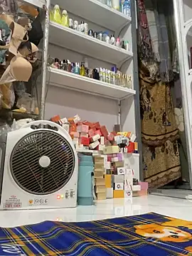 Snapshot of Cesywet chatting on March 2, 5:33 am Cesywet online show from March 2, 5:33 am