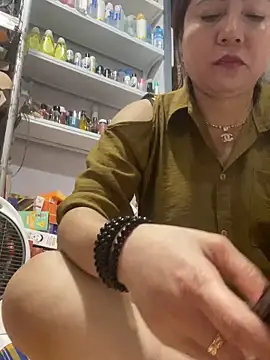 Snapshot of Cesywet chatting on March 4, 3:33 am Cesywet online show from March 4, 3:33 am