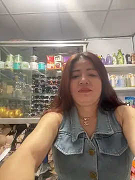 Snapshot of Cesywet chatting on March 14, 2:20 am Cesywet online show from March 14, 2:20 am