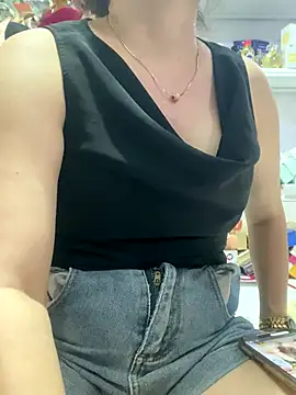 Snapshot of Cesywet chatting on September 16, 5:08 am Cesywet online show from September 16, 5:08 am