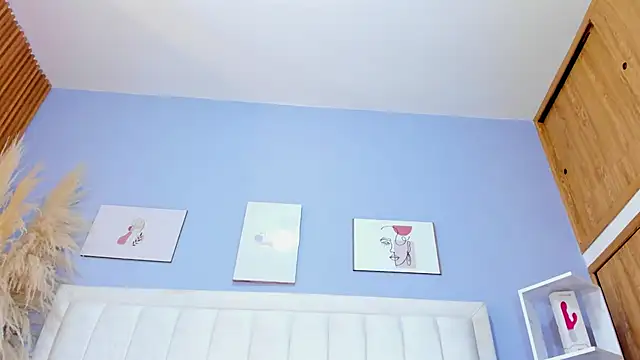 Snapshot of Paula-Brown1 chatting on February 1, 10:34 pm Paula-Brown1 online show from February 1, 10:34 pm