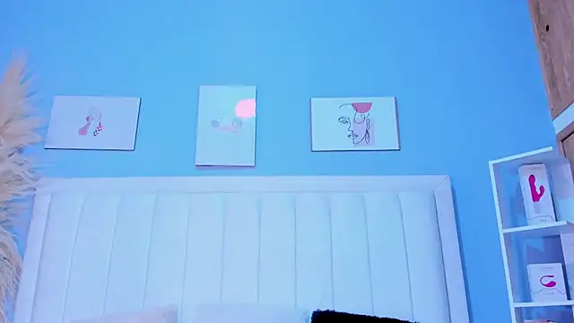 Snapshot of Paula-Brown1 chatting on February 24, 7:41 pm Paula-Brown1 online show from February 24, 7:41 pm