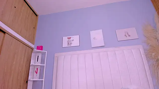 Snapshot of Paula-Brown1 chatting on October 6, 7:00 pm Paula-Brown1 online show from October 6, 7:00 pm