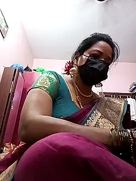 Snapshot of Tamil_sreelekha chatting on February 9, 4:29 pm Tamil sreelekha online show from February 9, 4:29 pm