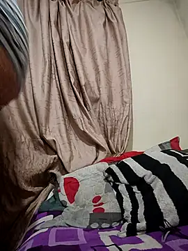 Snapshot of CORALINE_GREYM chatting on November 27, 12:24 am CORALINE GREYM online show from November 27, 12:24 am