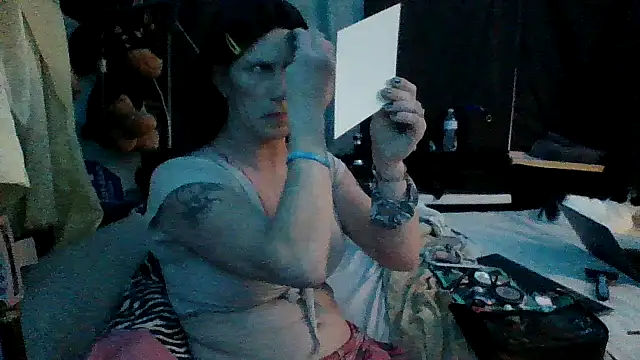 Snapshot of MizzAmy1 chatting on January 13, 7:21 am MizzAmy1 online show from January 13, 7:21 am