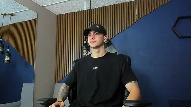 JacksonOlsenn online show from February 10, 4:14 pm