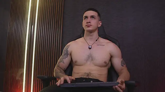 JacksonOlsenn online show from March 30, 9:05 pm