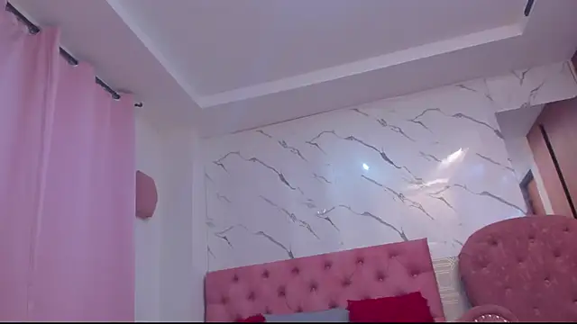 Snapshot of evelyn_wine chatting on November 12, 7:13 pm evelyn wine online show from November 12, 7:13 pm