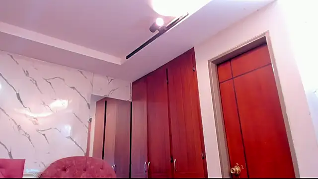 Snapshot of evelyn_wine chatting on November 15, 4:10 am evelyn wine online show from November 15, 4:10 am