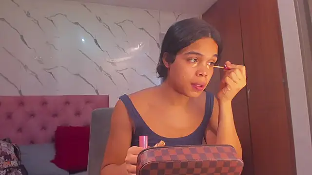 Snapshot of evelyn_wine chatting on November 18, 8:57 pm evelyn wine online show from November 18, 8:57 pm