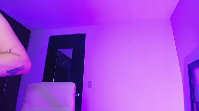 TinaJonnes  online show from February 15, 8:13 am