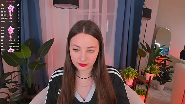 Snapshot of MoonLissa chatting on December 2, 1:35 pm MoonLissa online show from December 2, 1:35 pm