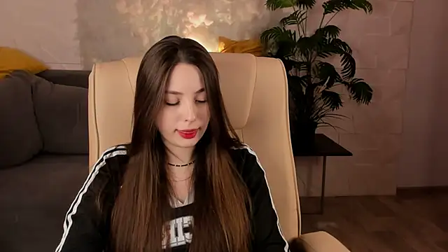 Snapshot of MoonLissa chatting on December 20, 1:43 pm MoonLissa online show from December 20, 1:43 pm