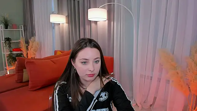 Snapshot of MoonLissa chatting on February 2, 4:00 pm MoonLissa online show from February 2, 4:00 pm