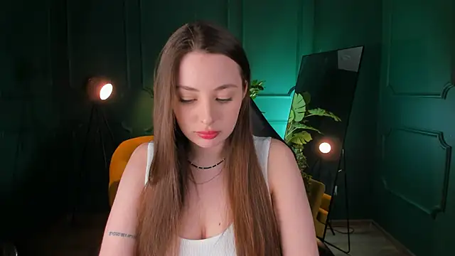 Snapshot of MoonLissa chatting on February 6, 4:58 pm MoonLissa online show from February 6, 4:58 pm