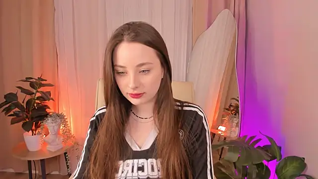 Snapshot of MoonLissa chatting on February 9, 1:46 pm MoonLissa online show from February 9, 1:46 pm