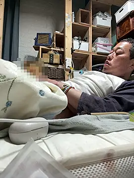 Snapshot of matilda08papars3 chatting on December 4, 8:28 pm matilda08papars3 online show from December 4, 8:28 pm