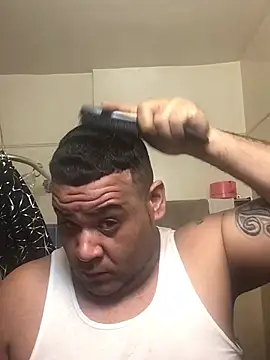 Snapshot of fatboyjayohh126 chatting on December 15, 5:45 am fatboyjayohh126 online show from December 15, 5:45 am