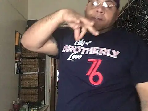 Snapshot of fatboyjayohh126 chatting on December 21, 5:29 pm fatboyjayohh126 online show from December 21, 5:29 pm