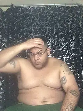 Snapshot of fatboyjayohh126 chatting on December 26, 10:48 am fatboyjayohh126 online show from December 26, 10:48 am