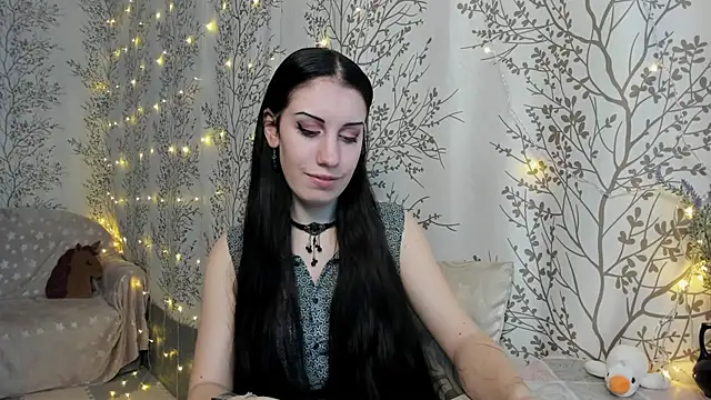 Snapshot of Mary0Lou chatting on December 6, 3:30 am Mary0Lou online show from December 6, 3:30 am