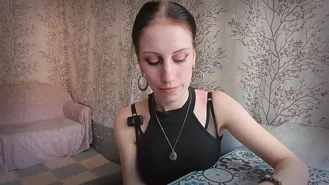 Mary0Lou online show from July 12, 8:05 am