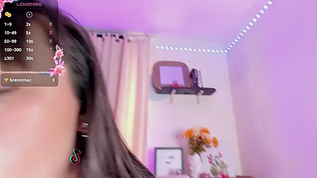 lila rush online show from November 26, 8:21 pm