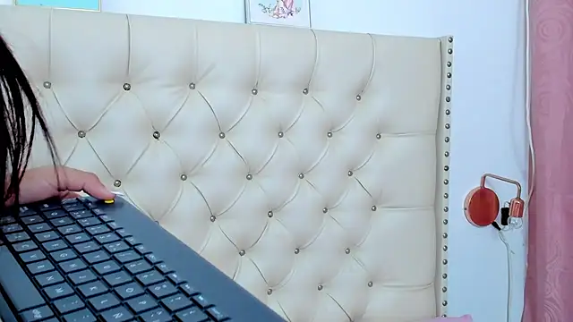 Kim Eli online show from December 29, 10:47 pm