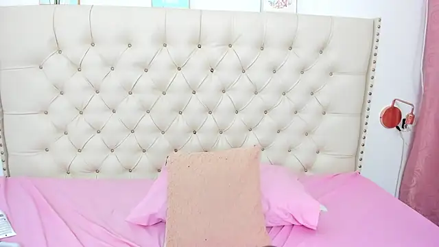 Kim Eli online show from January 19, 1:43 am