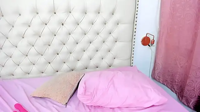 Kim Eli online show from February 7, 10:52 pm